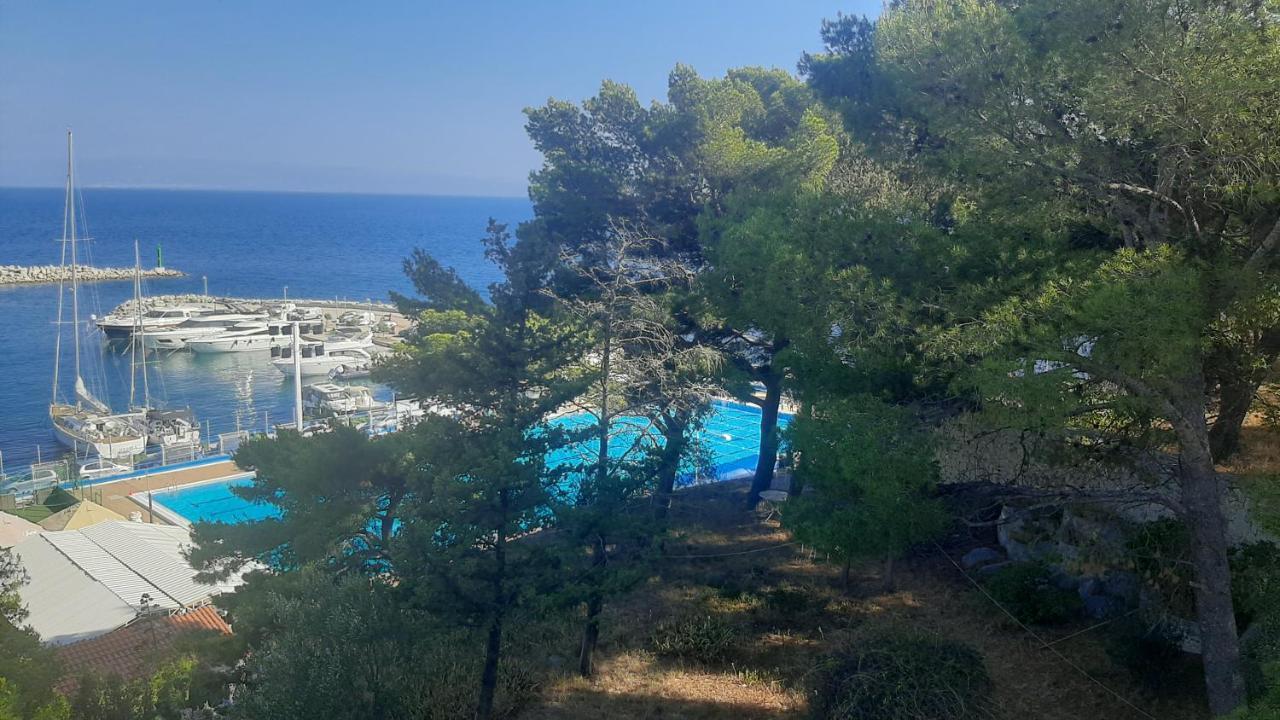 Old Captain'S Apartments - In A Pine Wood By The Sea And Tennis Courts Split Eksteriør billede