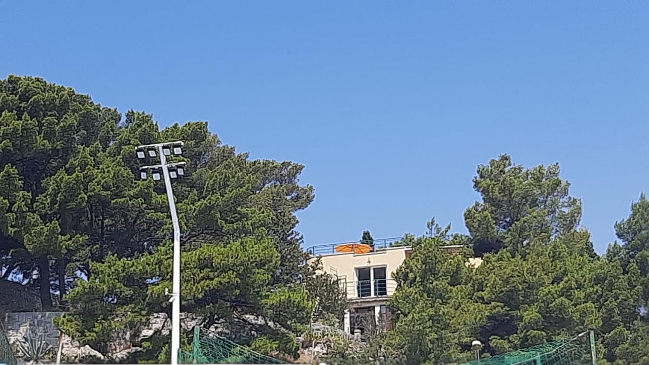 Old Captain'S Apartments - In A Pine Wood By The Sea And Tennis Courts Split Eksteriør billede